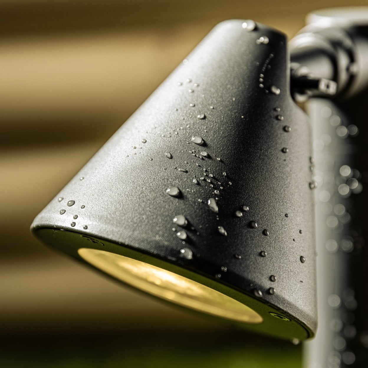 CGC MOLLY Dark Grey Cone Medium Post Light