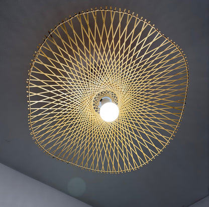 Ceiling lamps usually show personality and character in rooms. If you are looking to add a natural and fresh touch to your room, our Tulum Bamboo Ceiling Lamp is the ideal complement. Tulum presents an elegant and original design in a natural style with a lampshade made of bamboo, a material that is increasingly used in homes, integrating the eco-friendly philosophy